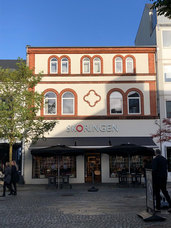 Facaden på Bredgade 8 – Bredgade 8 · 1. sal
